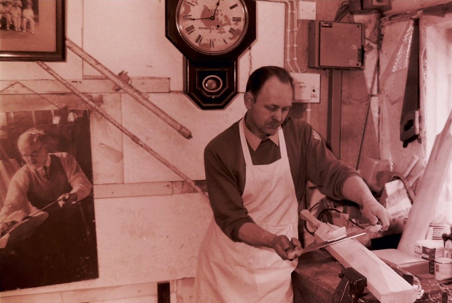 Cricket in Robertsbridge About Robertsbridge